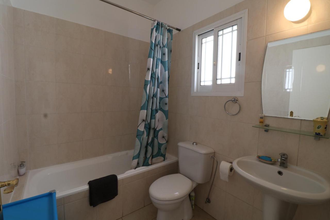 Apartment In Kato Pafos & 10 Min To Venus Beach Esterno foto