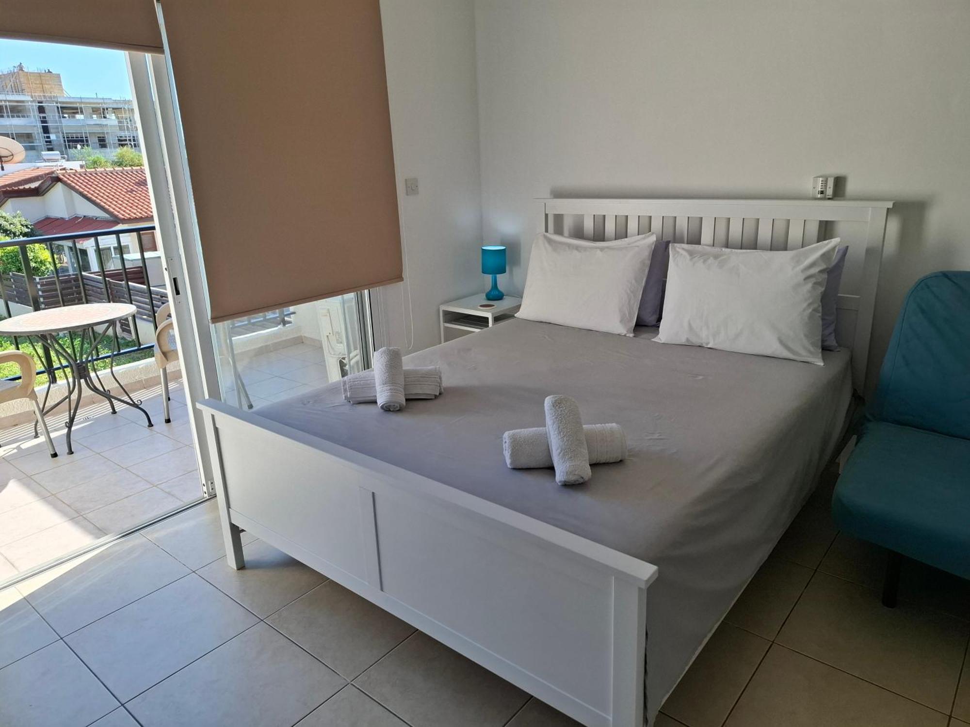 Apartment In Kato Pafos & 10 Min To Venus Beach Esterno foto